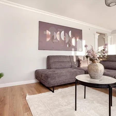 Апартаменты Charming Spacious 4 Big With Sweet King Beds