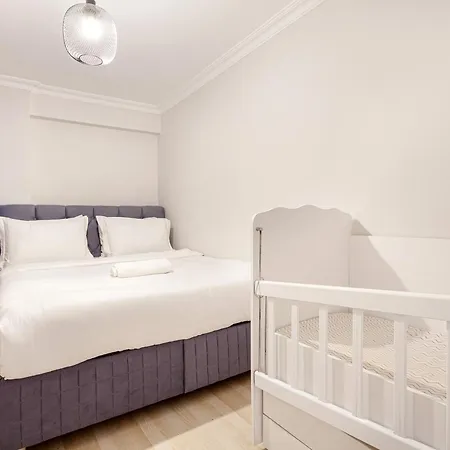 Charming Spacious 4 Big With Sweet King Beds Апартаменты
