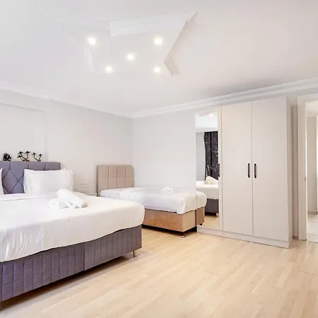 Апартаменты Charming Spacious 4 Big With Sweet King Beds