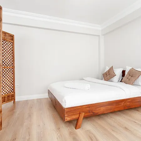 Charming Spacious 4 Big With Sweet King Beds Daire *