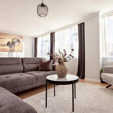 Charming Spacious 4 Big With Sweet King Beds