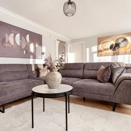 Daire Charming Spacious 4 Big With Sweet King Beds *