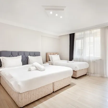 Charming Spacious 4 Big With Sweet King Beds İstanbul