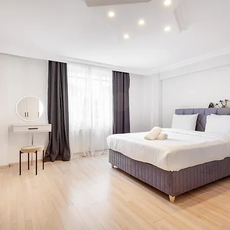 Charming Spacious 4 Big With Sweet King Beds Daire *
